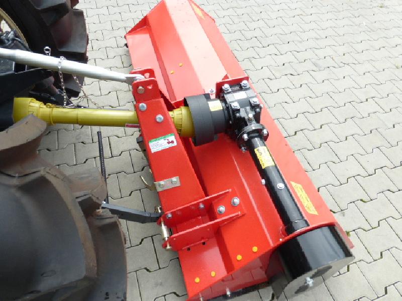 Schlegelmähwerk EFGC 195 mit Hammerschlegeln Schlegelmähwerk EFGC 195 mit Hammerschlegeln