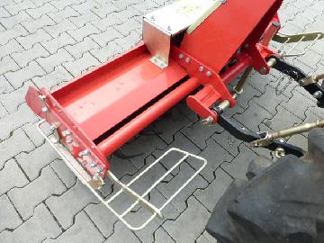 TL 125 Anbau-Bodenfräse, passend für Iseki oder Kubota Kleintraktoren 1,25 m, optional auch kleiner verfügbar TL 125 Anbau-Bodenfräse, passend für Iseki oder Kubota Kleintraktoren 1,25 m, optional auch kleiner verfügbar