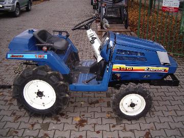Kleintraktor Iseki TU 130 mit Allradantrieb Kleintraktor Iseki TU 130 mit Allradantrieb
